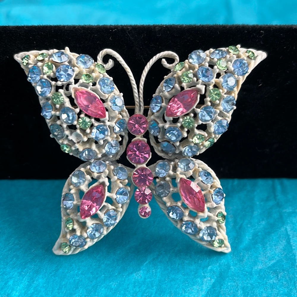 Vintage beautiful butterfly brooch